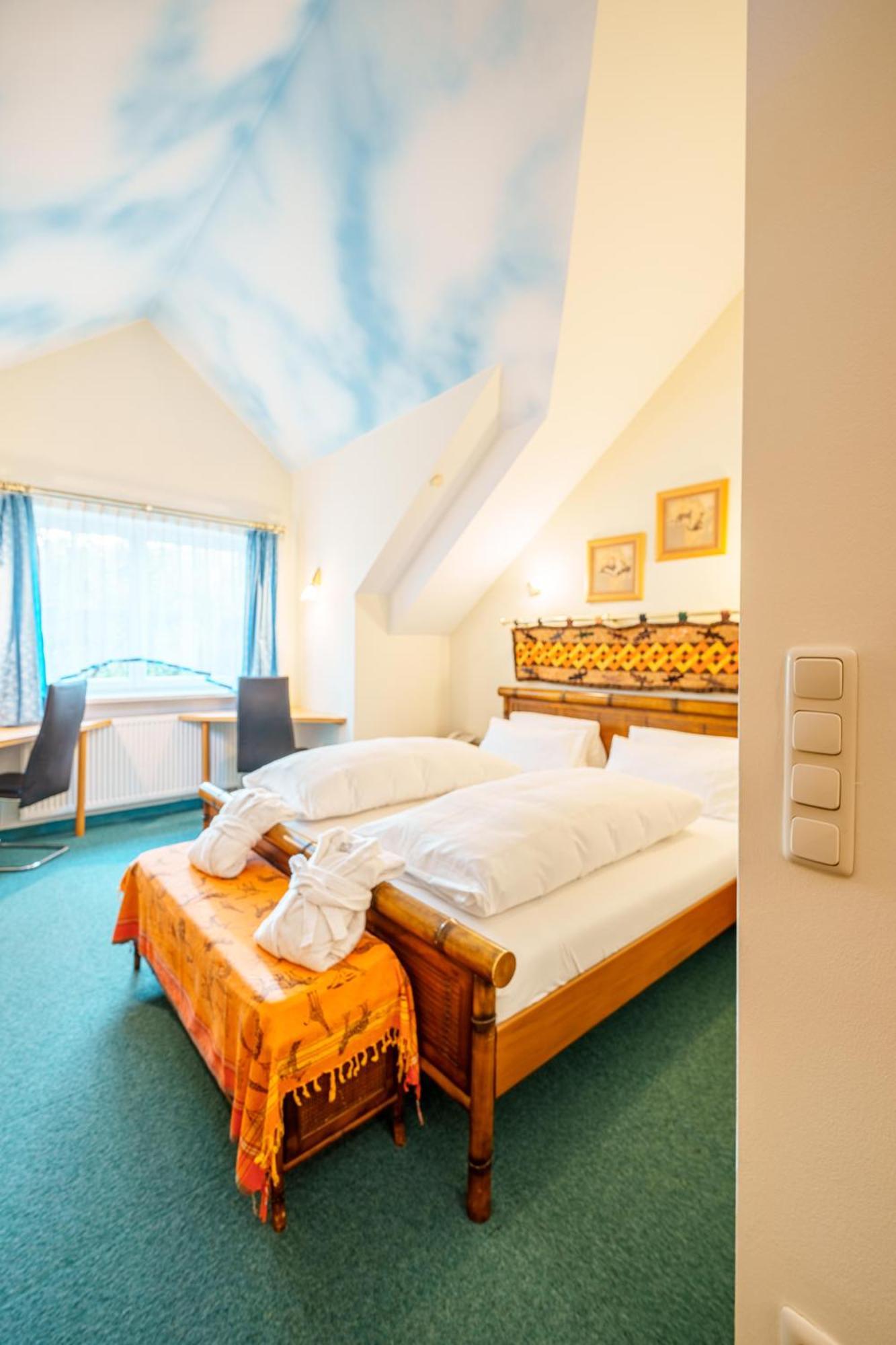 Koenig Ludwig Design Hotel Neu Zimmer Mit Sauna Oder Whirlpool Oder Mehr Altötting エクステリア 写真